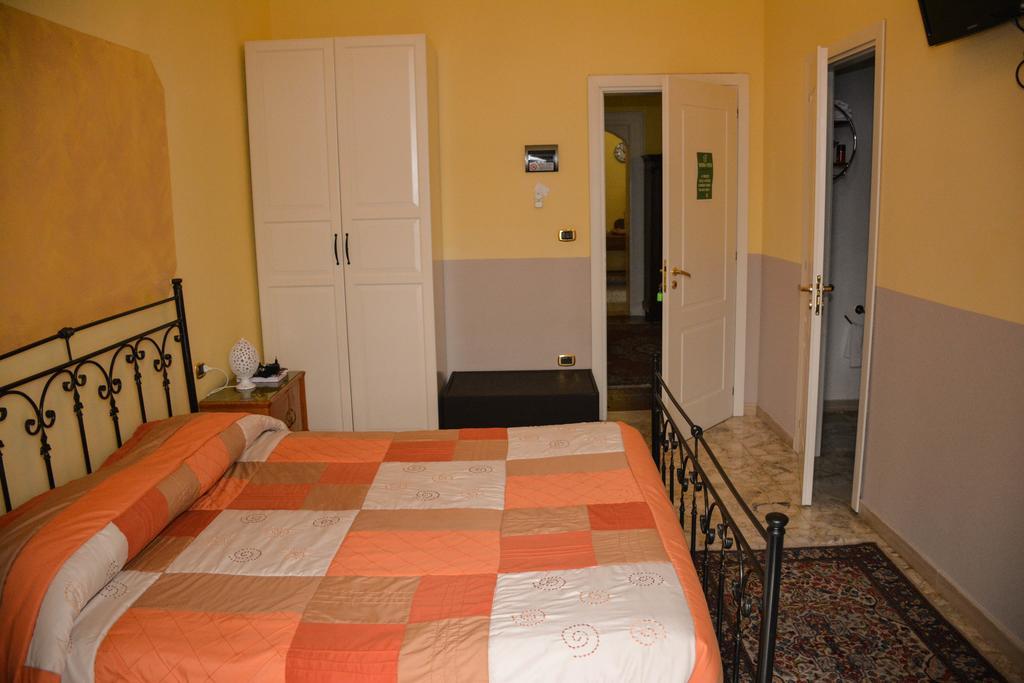 B&B Le Colonne Brindisi Exterior foto