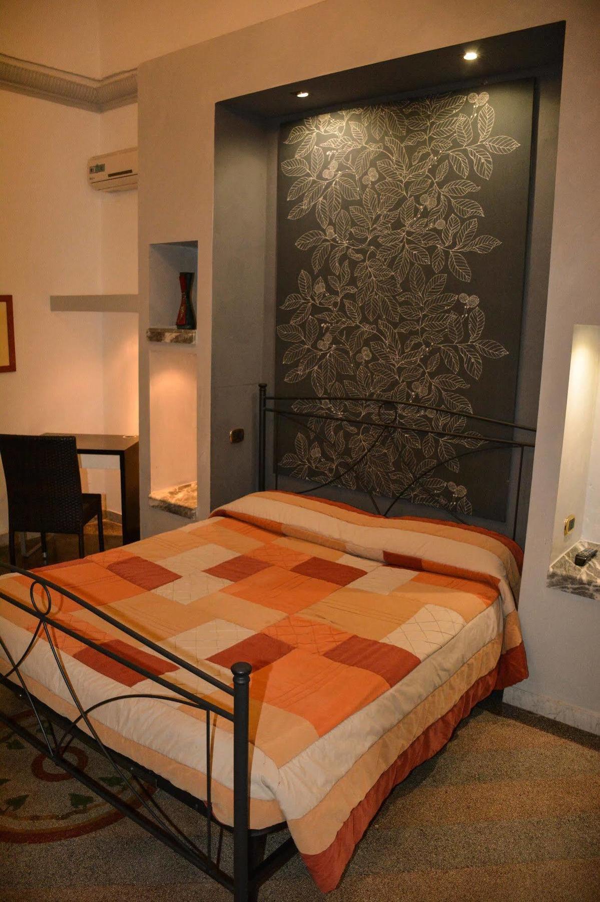 B&B Le Colonne Brindisi Exterior foto
